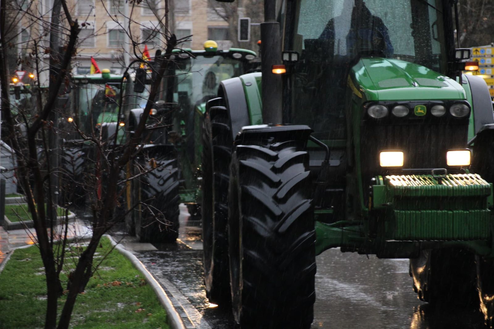 En imágenes la marcha con tractores y vehículos de campo en Salamanca en protesta contra Mercosur
