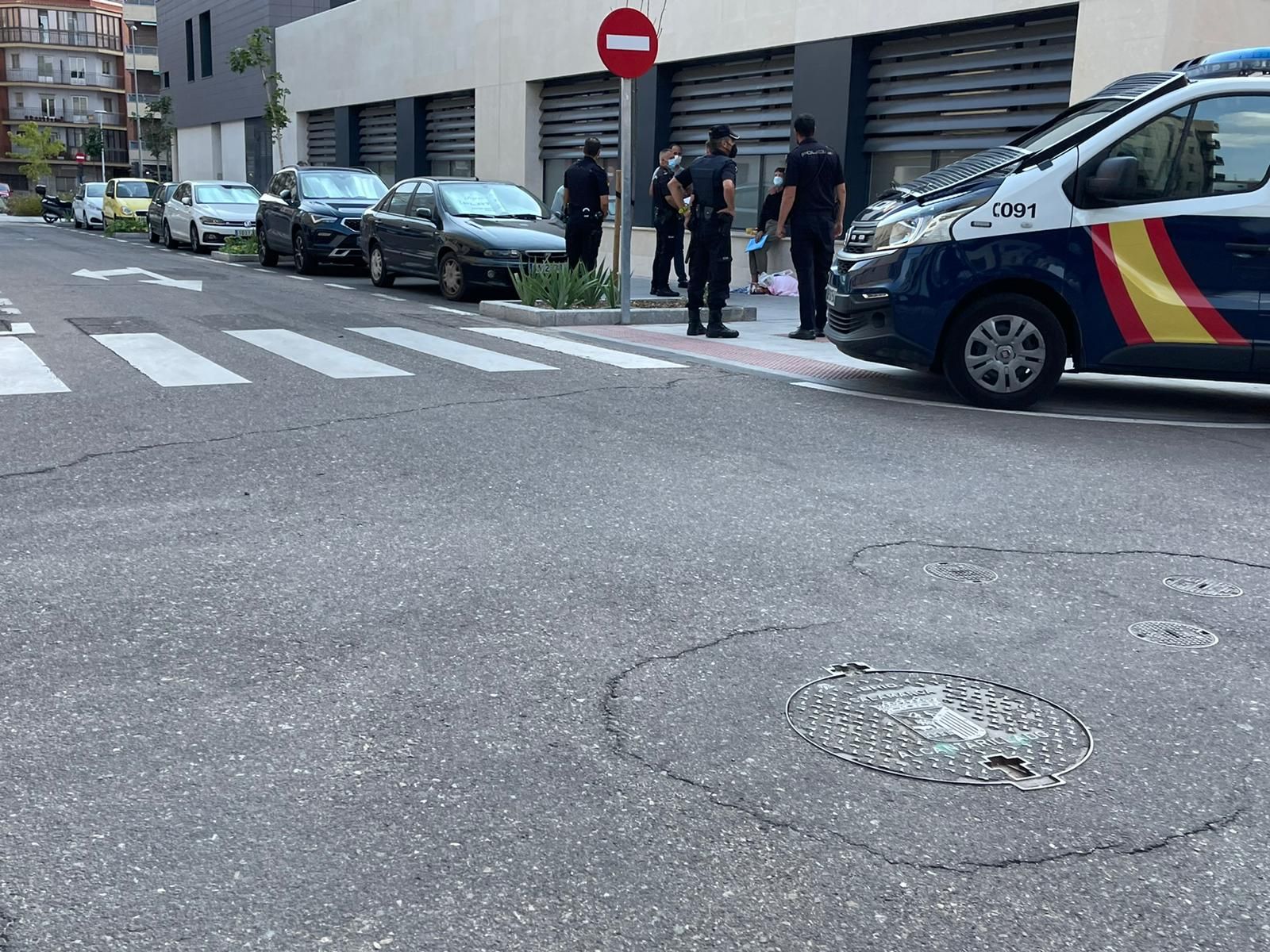 policia-nacional-en-calle-arapiles-8