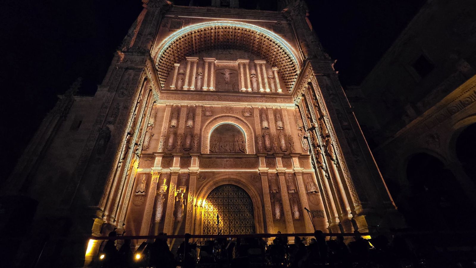 Videomapping en la fachada de la iglesia de San Esteban por la conmemoracion de el V Centenario de la Escuela de Salamanca