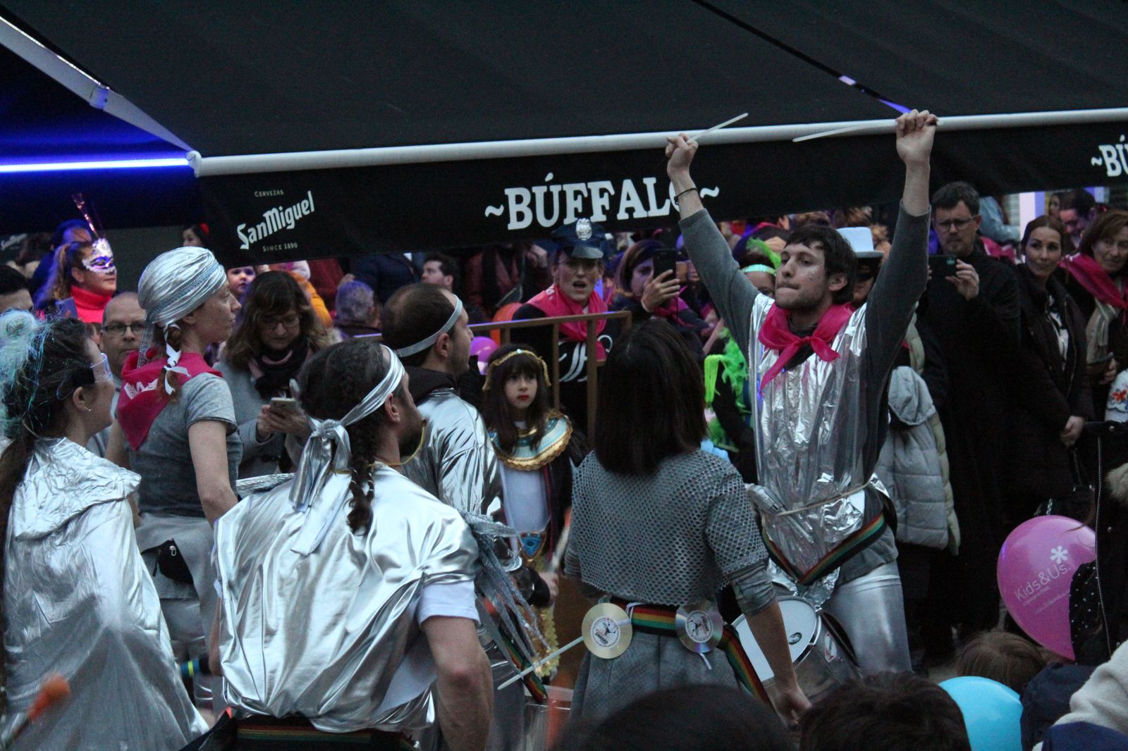 desfile-de-disfraces-de-carnaval-del-barrio-del-oeste-12