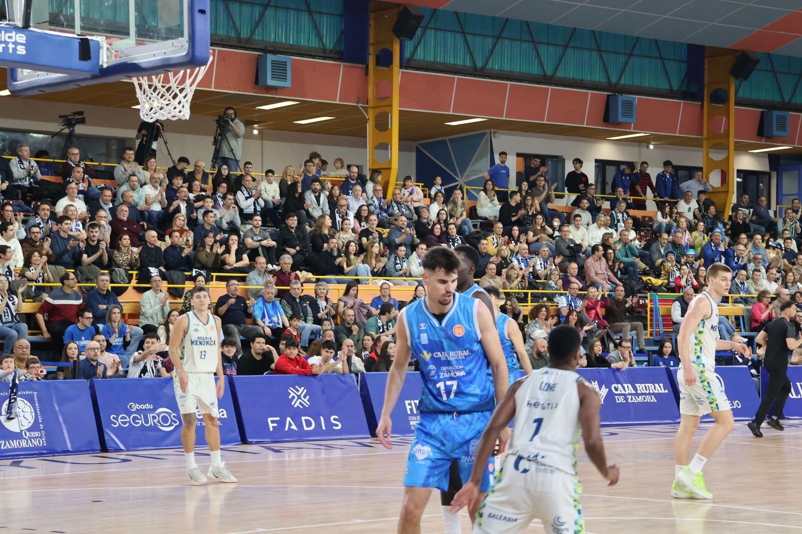 GALERÍA | El duelo entre el CB Zamora y el Hestia Menorca, en imágenes