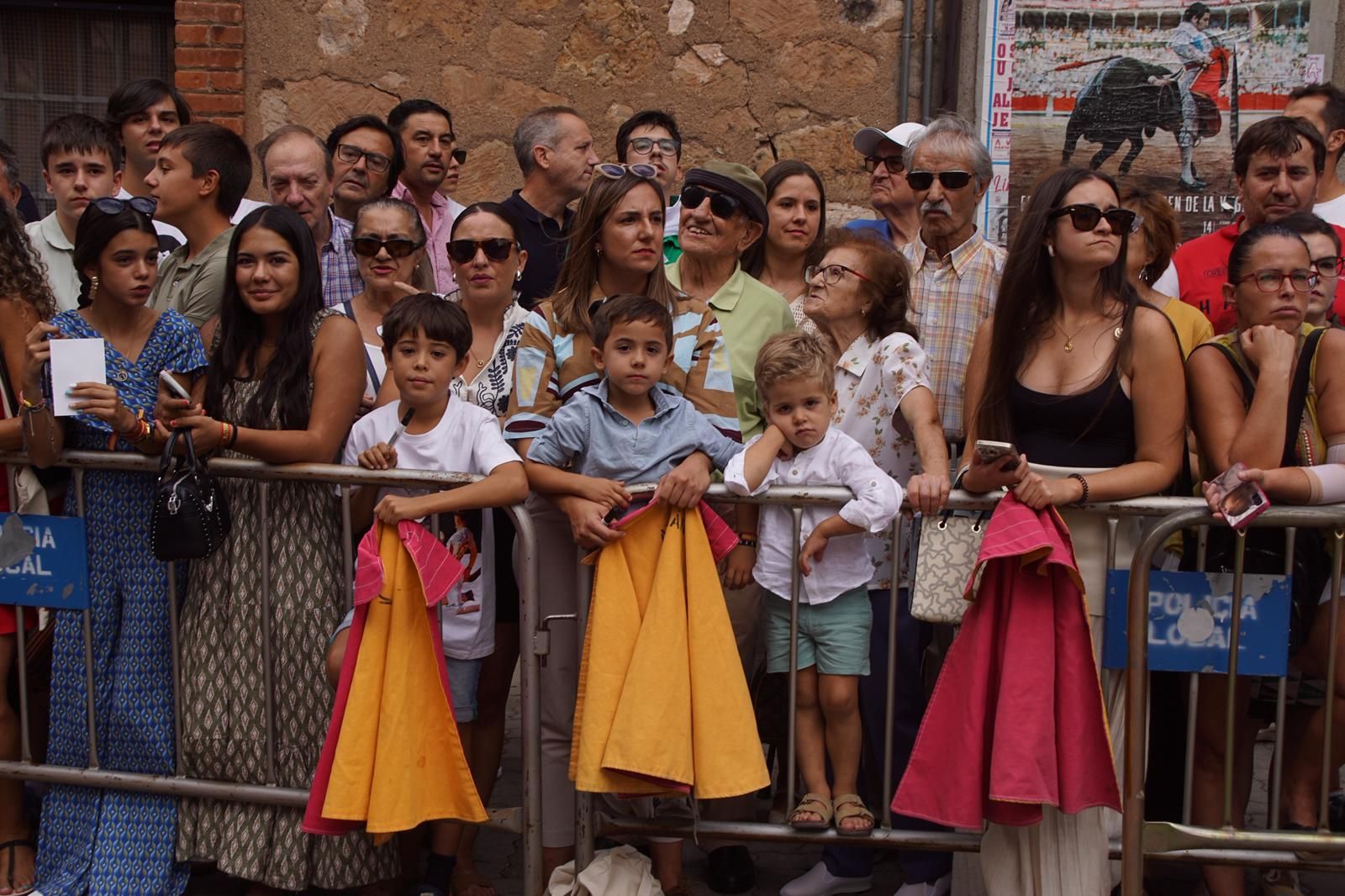 Gran ambiente en La Glorieta para la tarde de toros de Morante de la Puebla, Ismael Martín y Marco Pérez