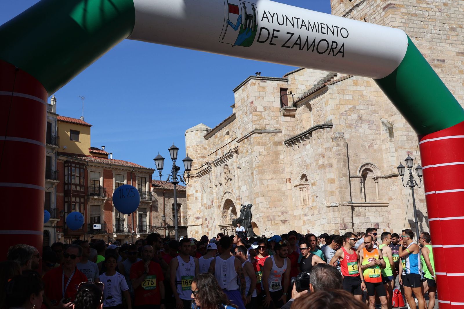 GALERÍA | Zamora arranca su Media Maratón: disfruta de las mejores imágenes de la salida