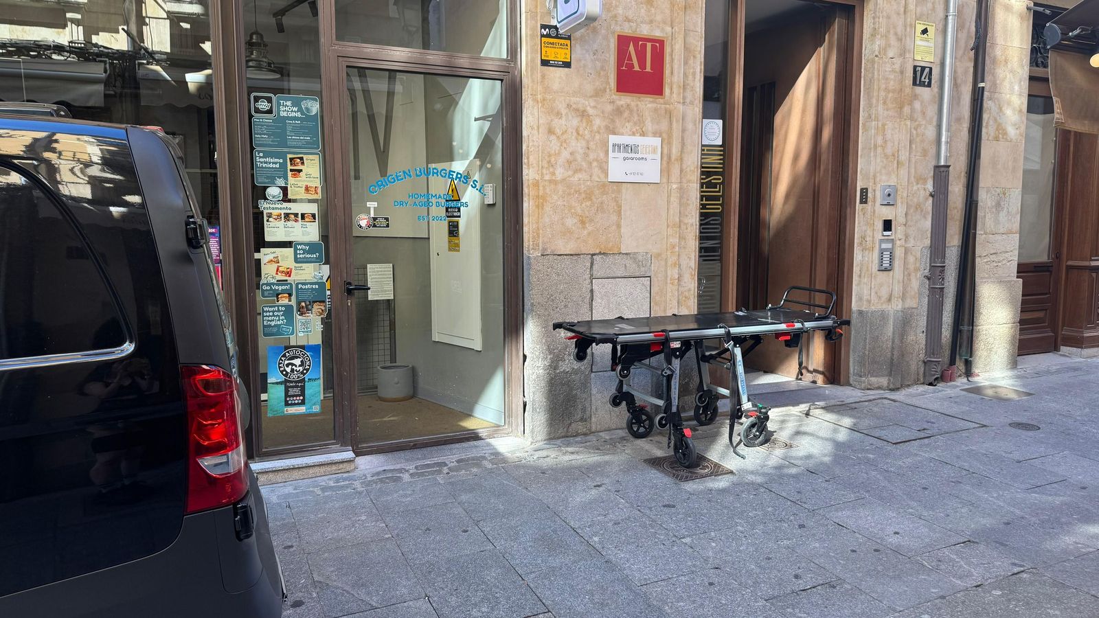 Un turista fallece en extrañas circunstancias en pleno centro de Salamanca (3) Un turista fallece en extrañas circunstancias en pleno centro de Salamanca (3)