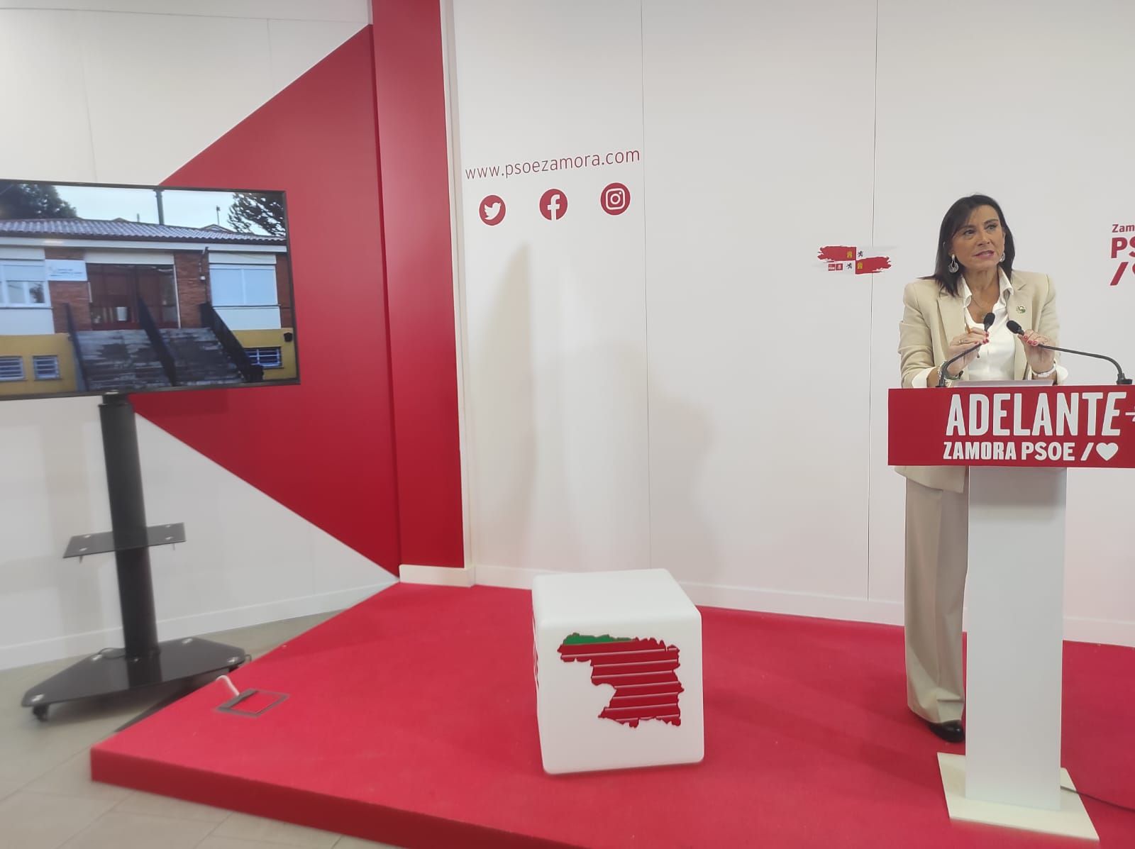 Ana Sánchez en rueda de prensa sede PSOE Zamora.