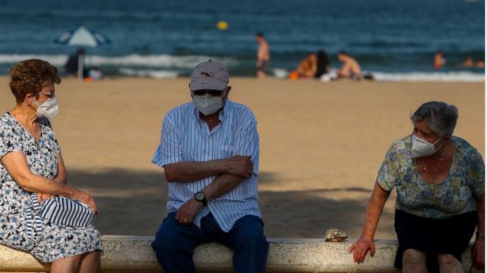 Ancianos en la playa | Fotografía EP