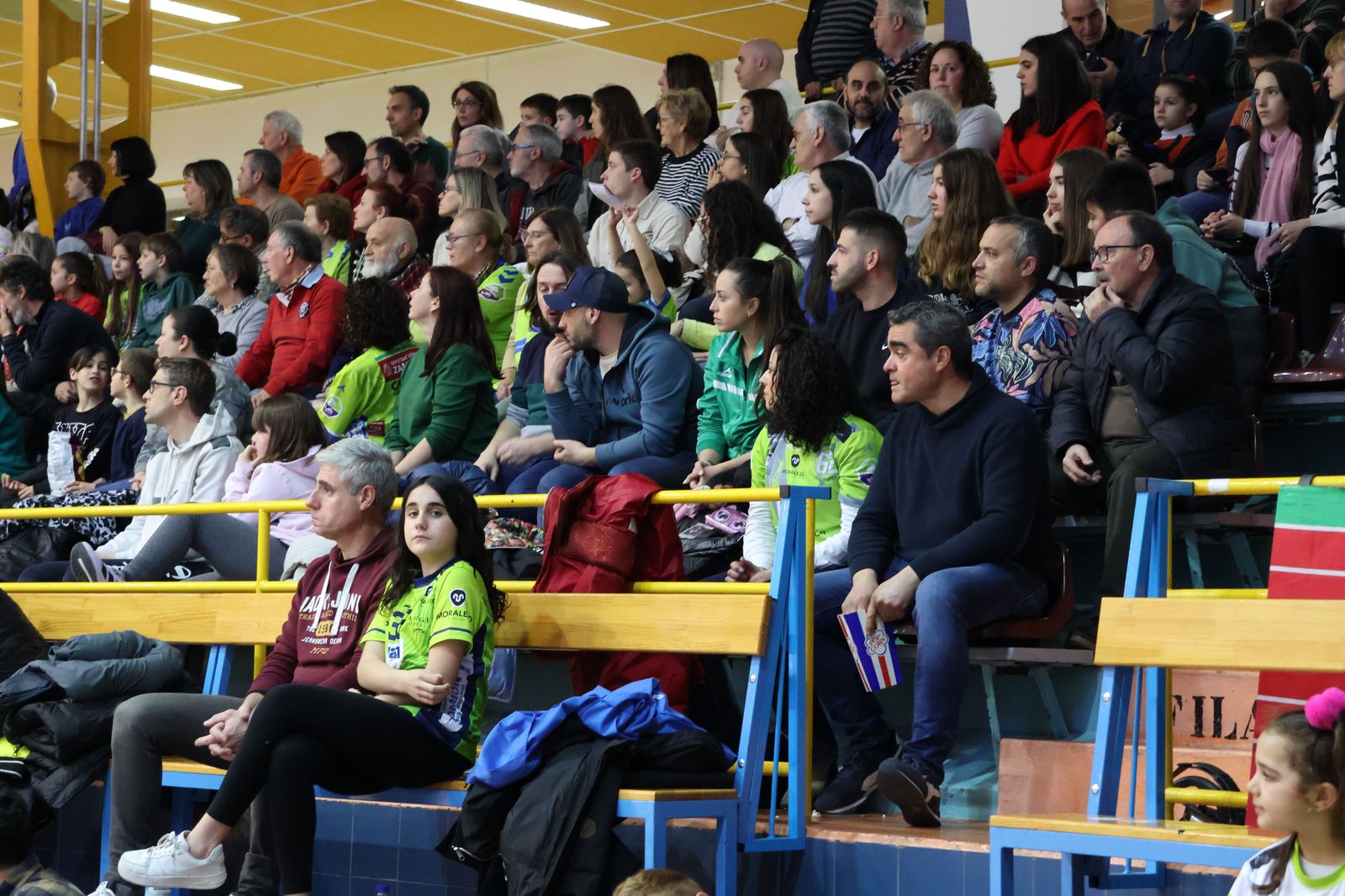 aficion-del-balonmano-zamora-en-el-angel-nieto-5