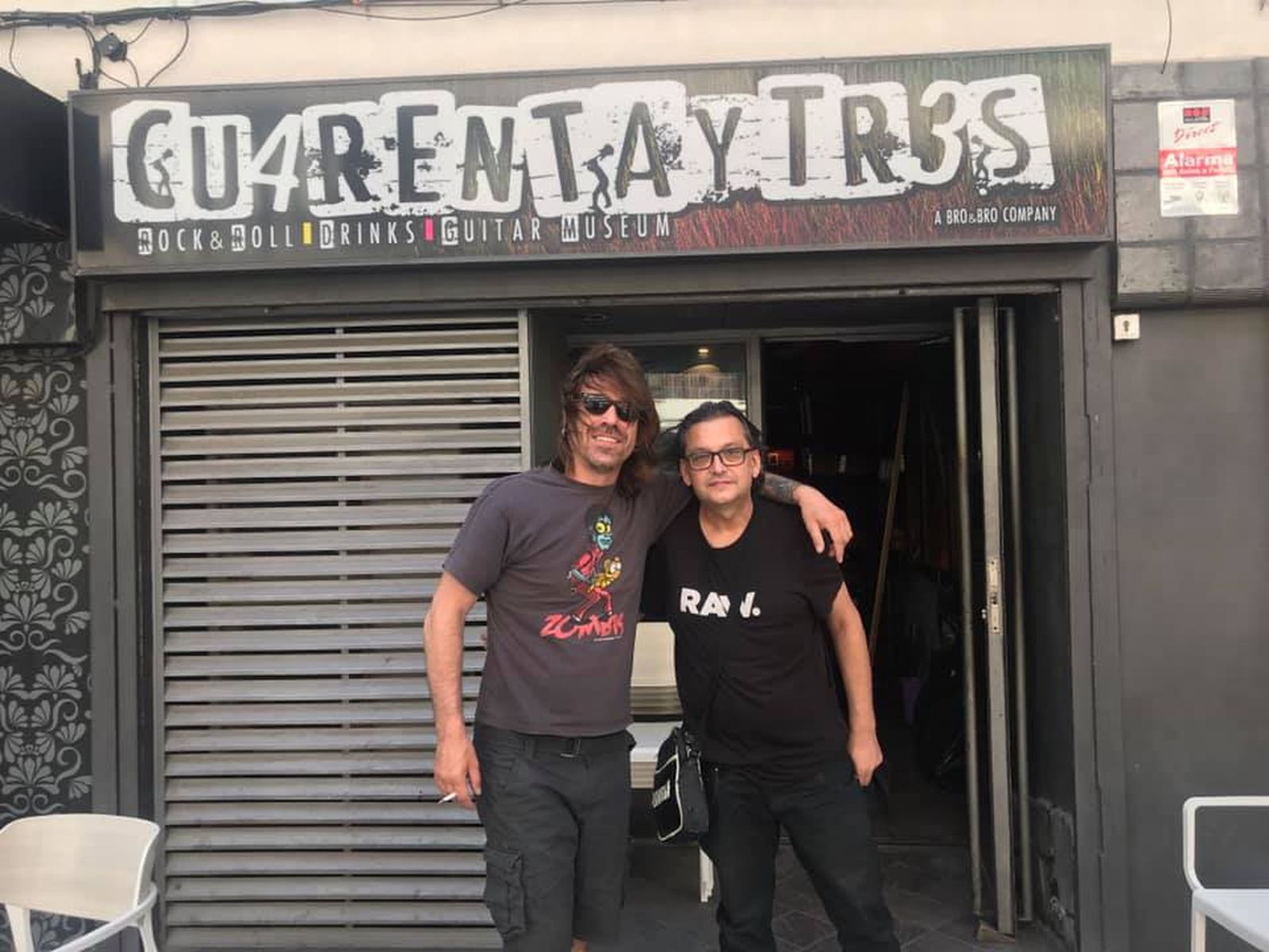 Mario y Roberto Pub 43