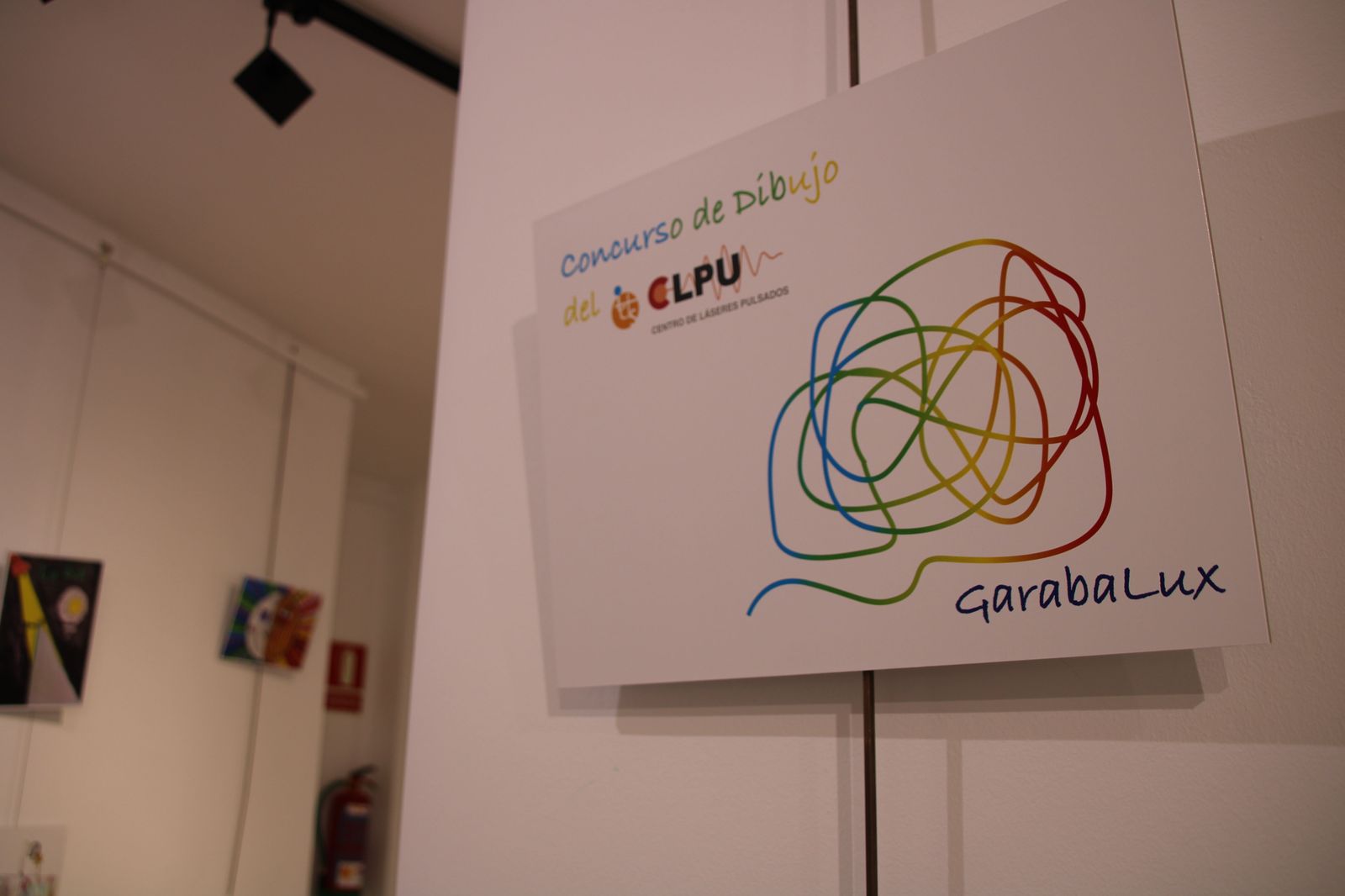 exposicion-del-concurso-escolar-de-dibujo-del-centro-de-laseres-pulsados-de-la-universidad-de-salamanca-8