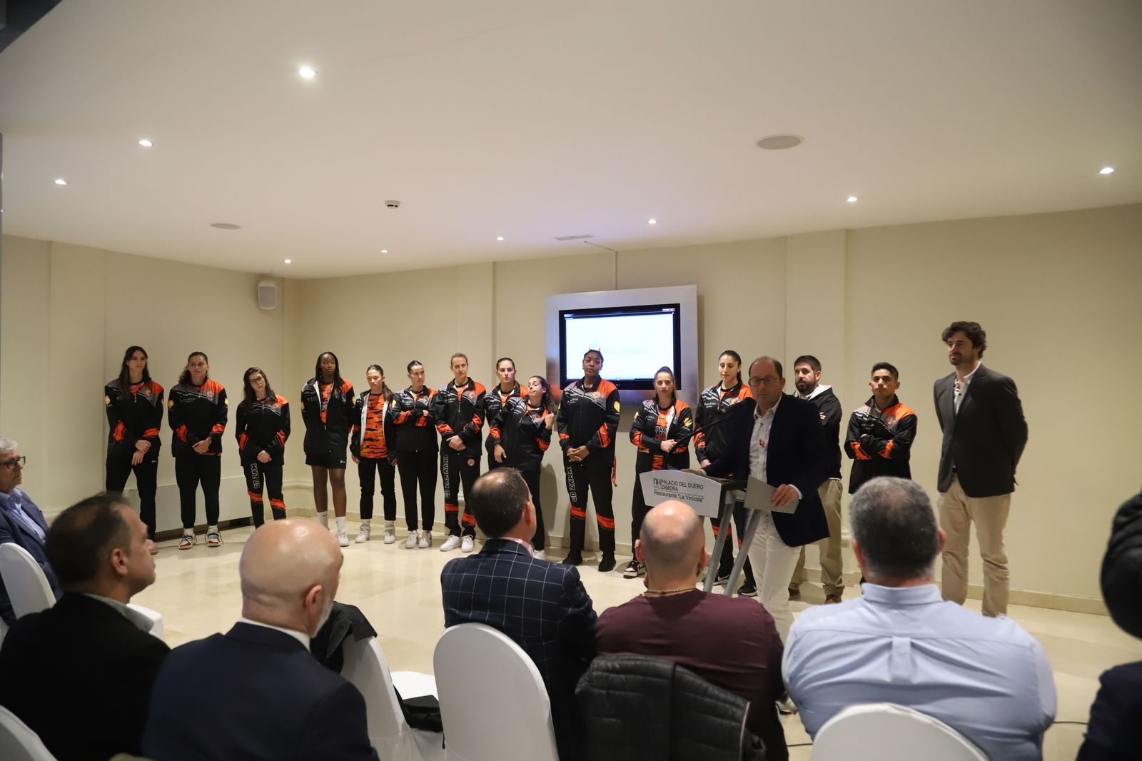 El Zamarat presenta de forma oficial a su plantilla para la próxima temporada  (1)