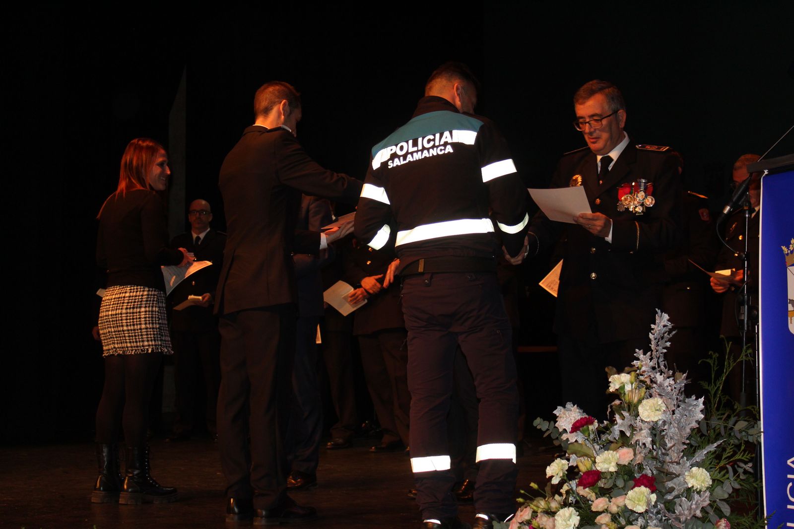 entrega-de-medallas-de-reconocimiento-a-la-policia-local-23