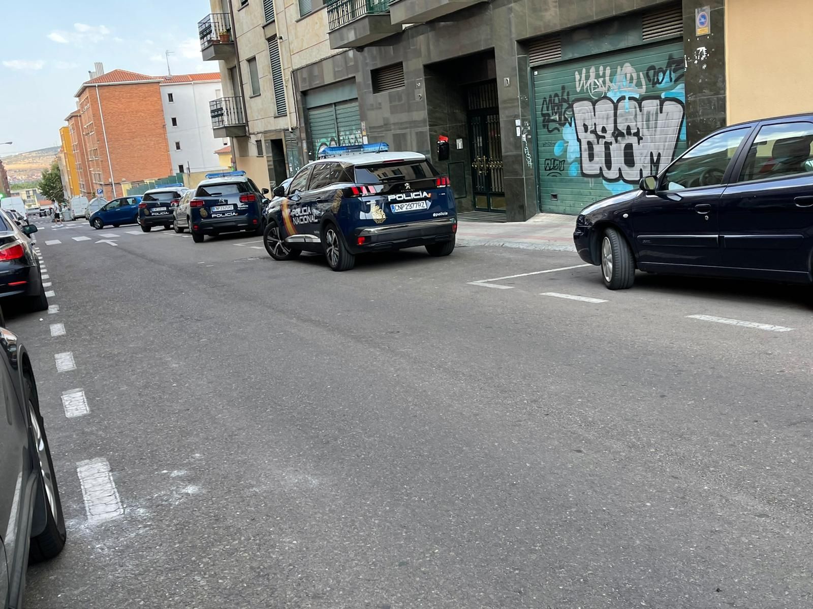 policia-nacional-en-calle-arapiles-5