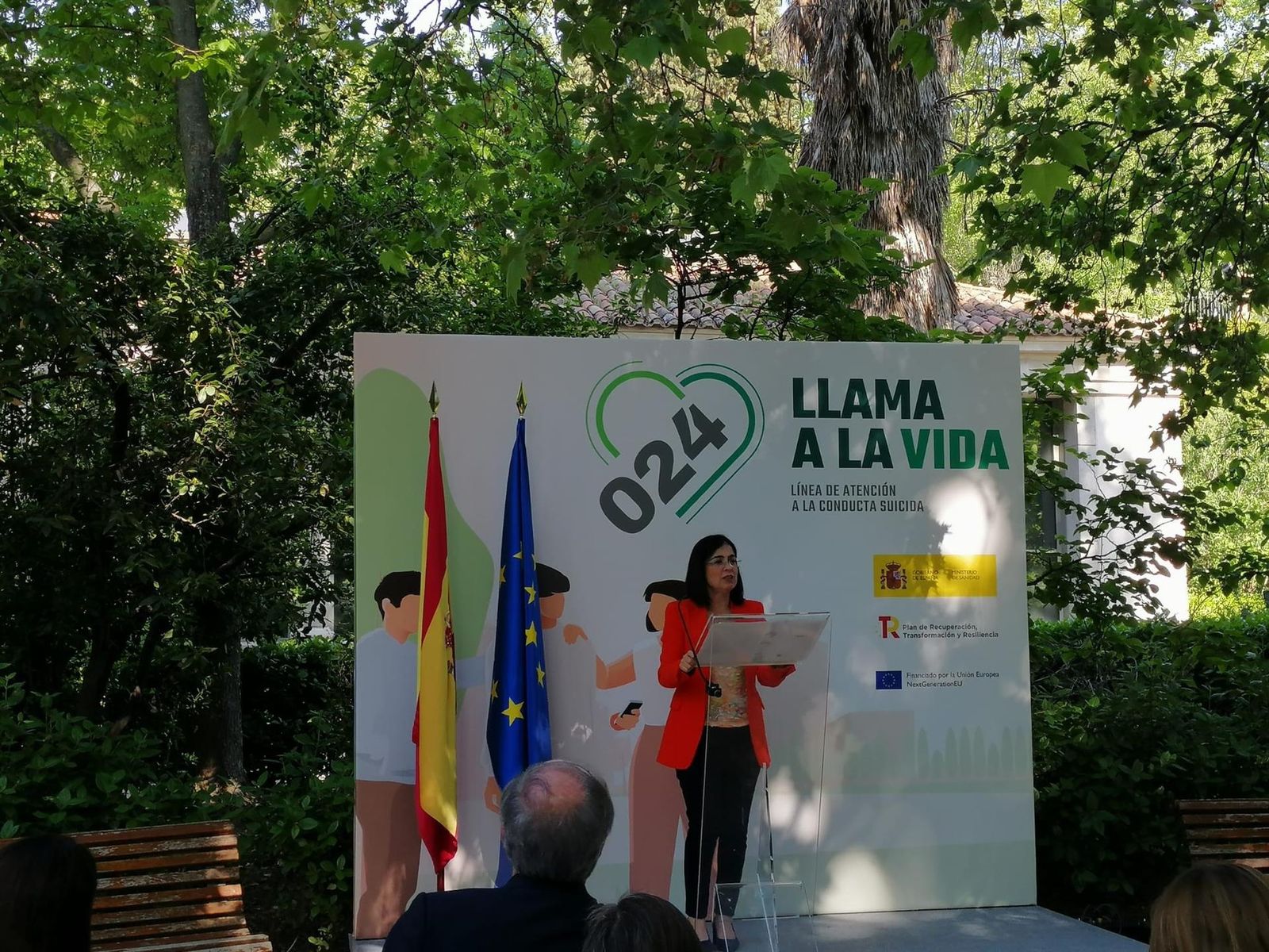 La ministra de Sanidad, Carolina Darias, durante la presentación del teléfono 024 contra el suicidio en el Real Jardíin Botánico de Madrid, a 9 de mayo del 2022. - EUROPA PRESS/FRAN SERRANO