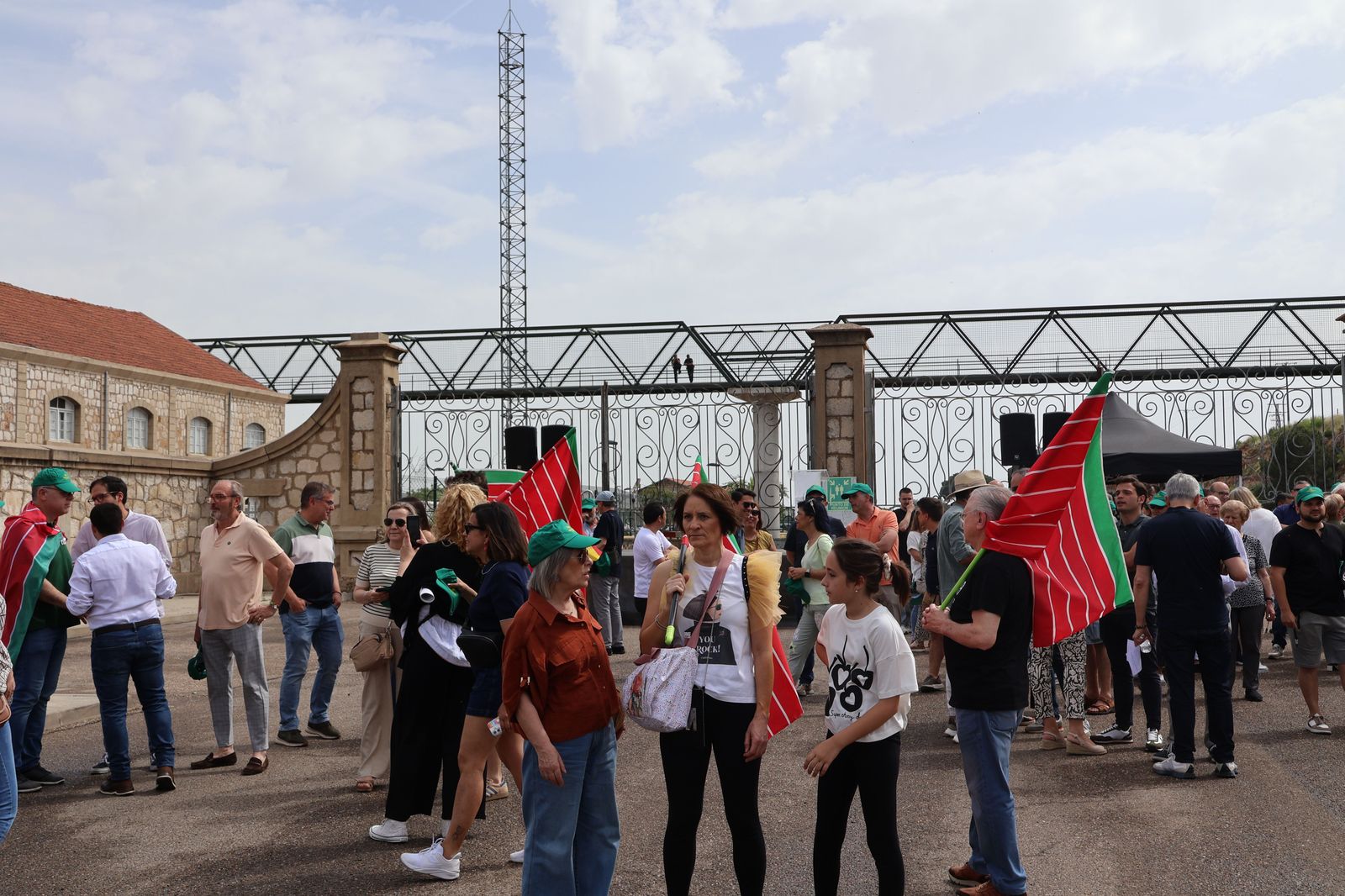manifestacion-contra-la-perida-de-servicios-de-ave-14