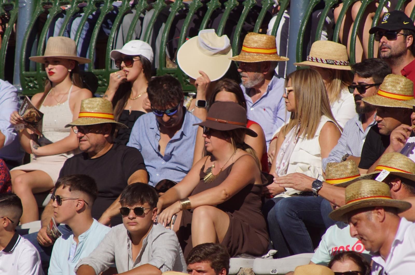 Así ha vivido la afición de La Glorieta el primer cartel de figuras de la feria: imágenes del ambiente en los tendidos y en el patio de cuadrillas