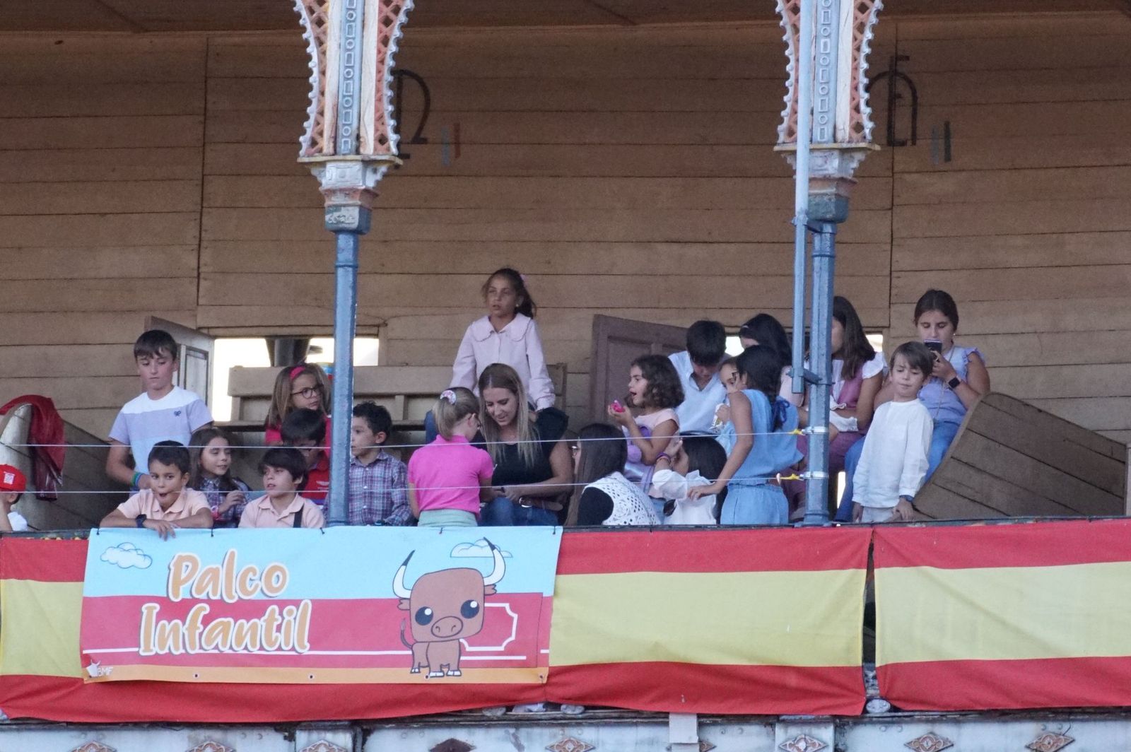 Así han vivido los salmantinos el primer festejo de la feria taurina 2025: imágenes del ambiente en los tendidos y en el patio de cuadrillas