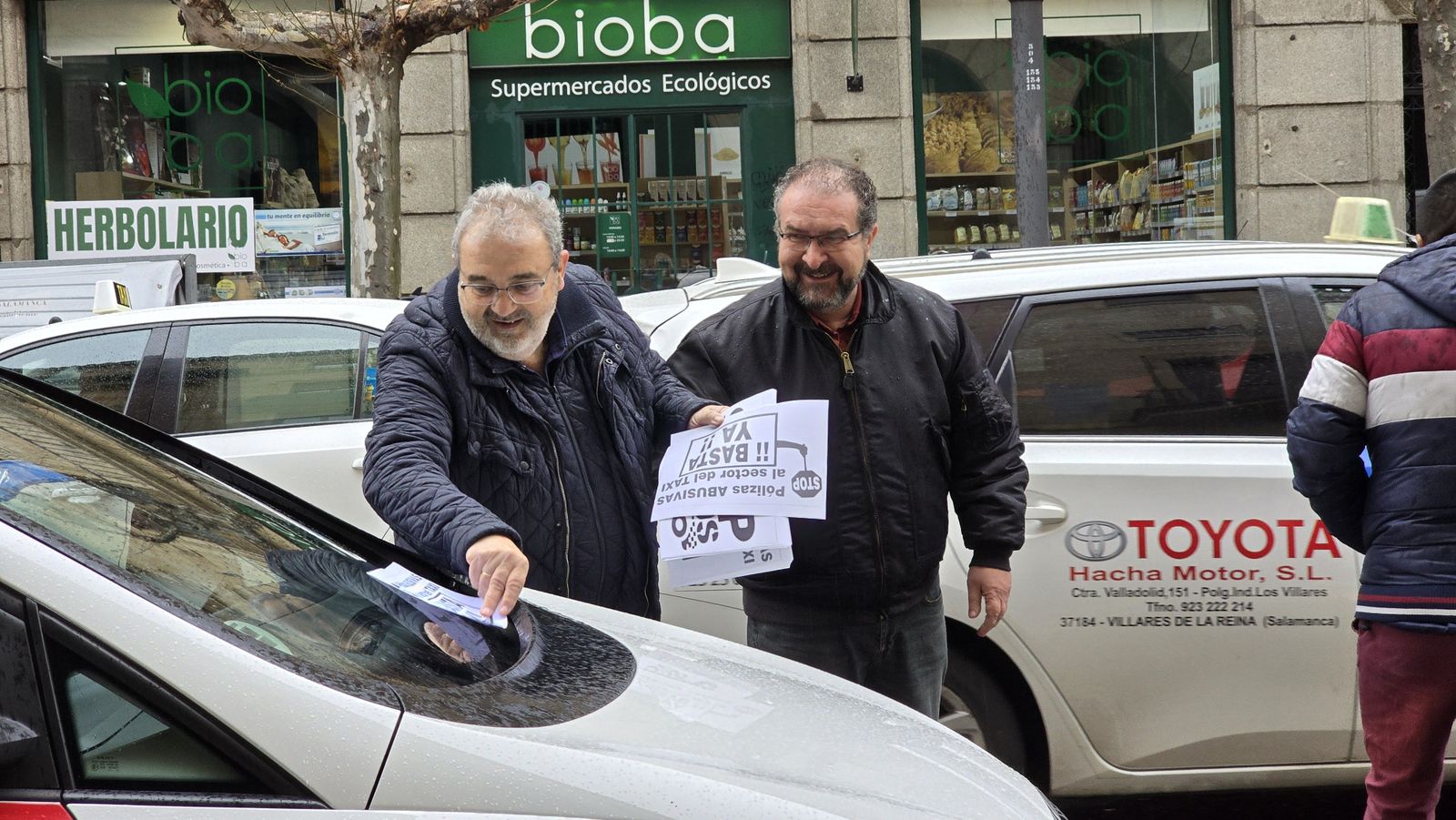 Manifestación taxistas frente a la Subdelegación del Gobierno de Salamanca