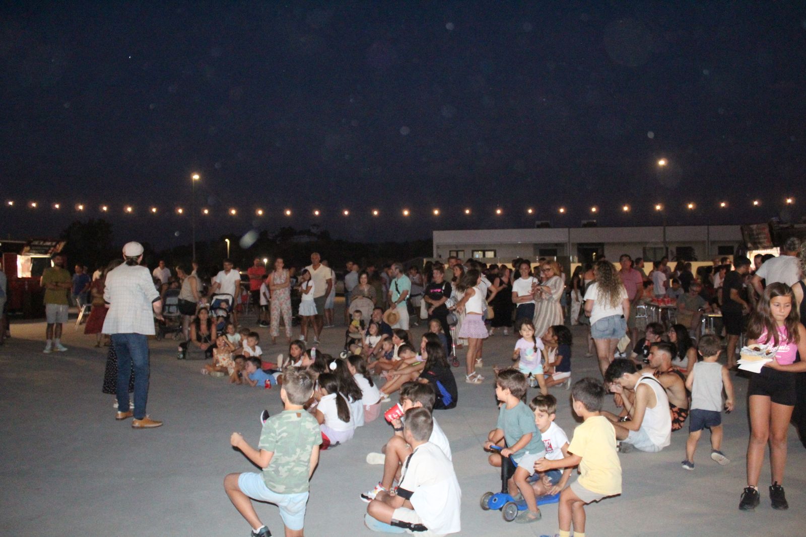 Feria Food Trucks en Aldeatejada en la plaza Mayalde