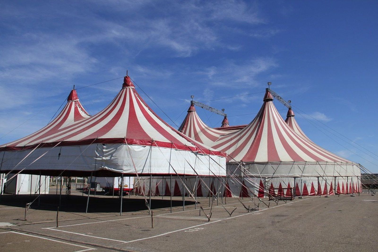 La Aldehuela comienza a transformarse en el recinto ferial de las emociones y la diversión