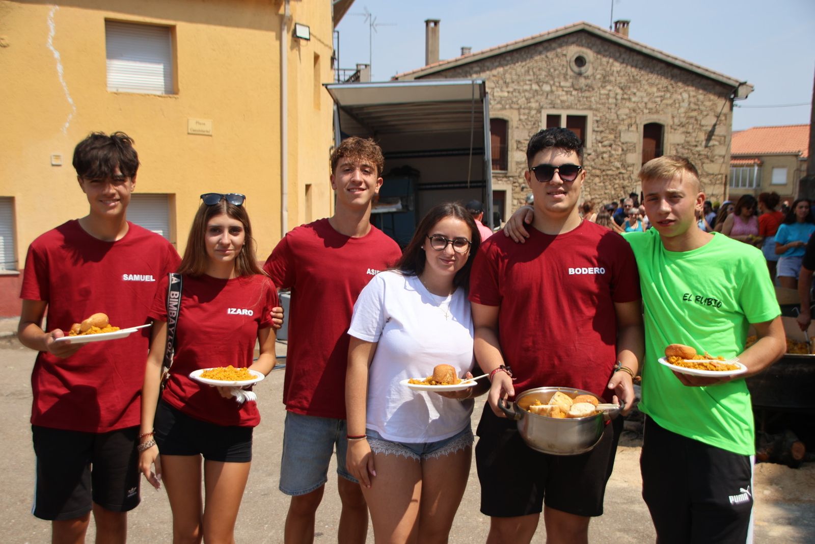 Masueco paella popular en la plaza