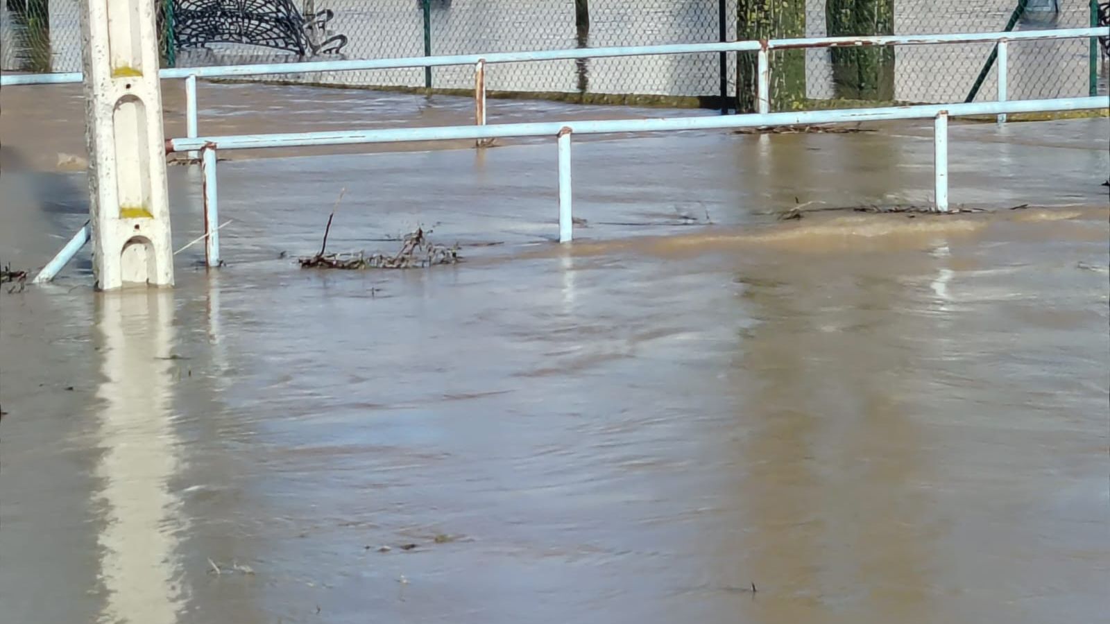 Carretera que une Valdecarros con Pedraza