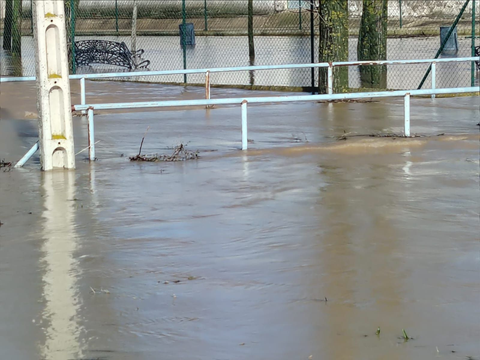 Carretera que une Valdecarros con Pedraza
