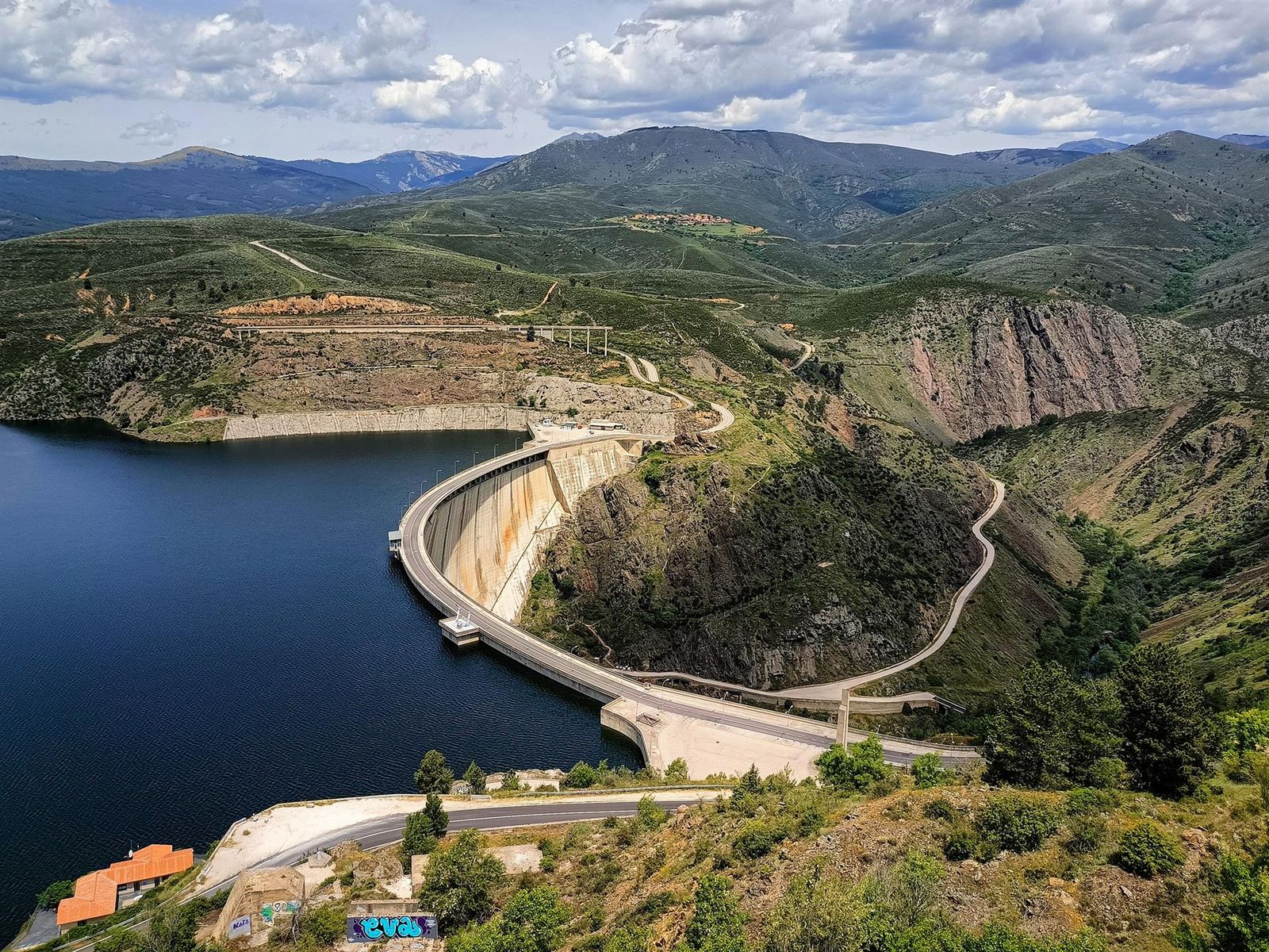 Vista del embalse y presa del Atazar, a 26 de mayo de 2025, en El Atazar, Madrid. Gabri Solera.Europa Press Vista del embalse y presa del Atazar, a 26 de mayo de 2025, en El Atazar, Madrid. Gabri Solera.Europa Press