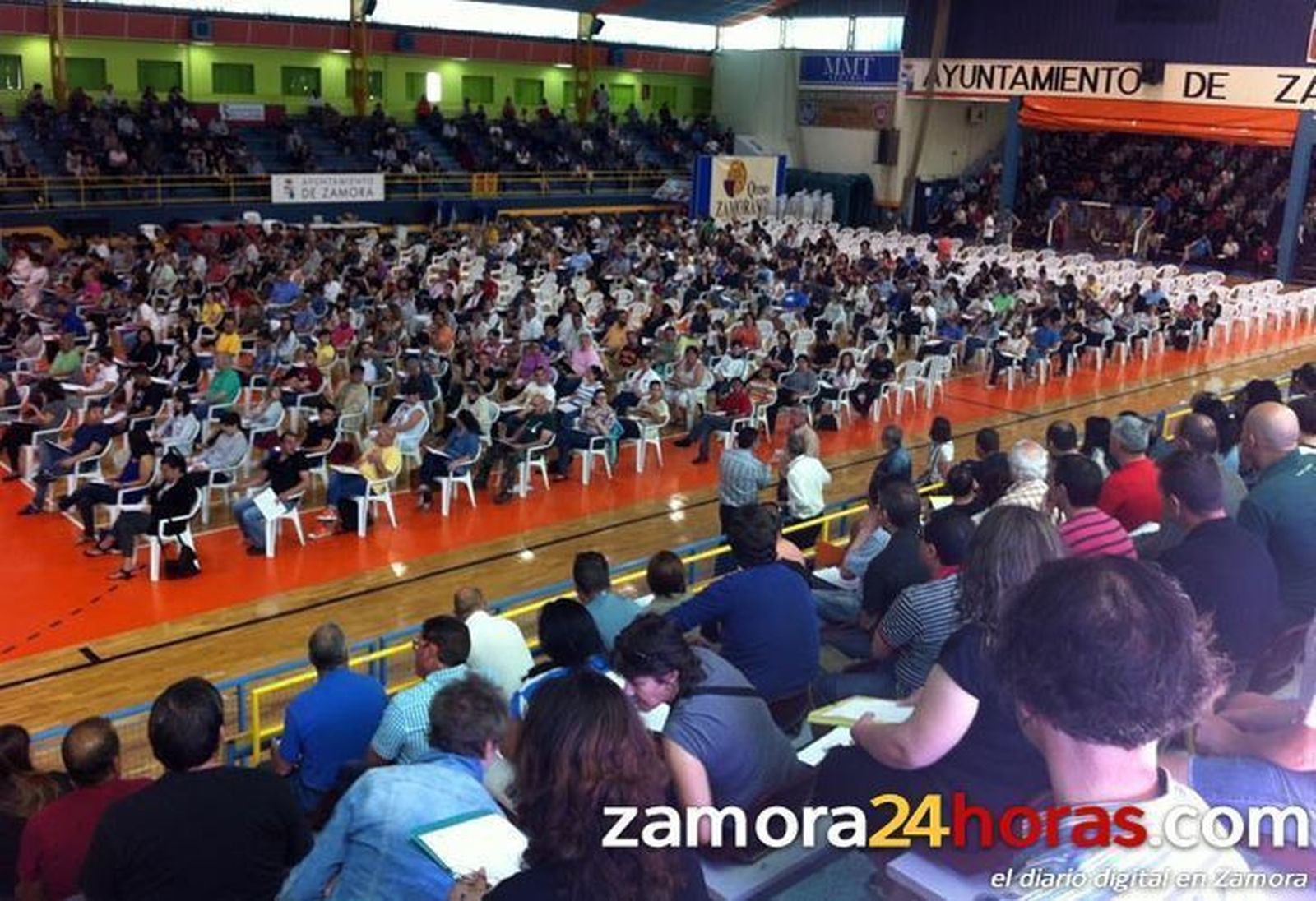 Más de mil personas realizan la prueba para la bolsa de empleo de peón, peón auxiliar y conserje