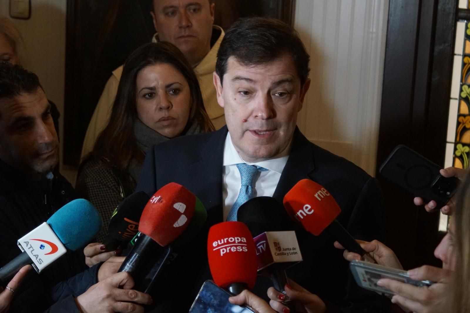 apertura-de-la-basilica-de-la-anunciacion-para-venerar-el-cuerpo-de-santa-teresa-en-alba-de-tormes-fotos-juanes-5