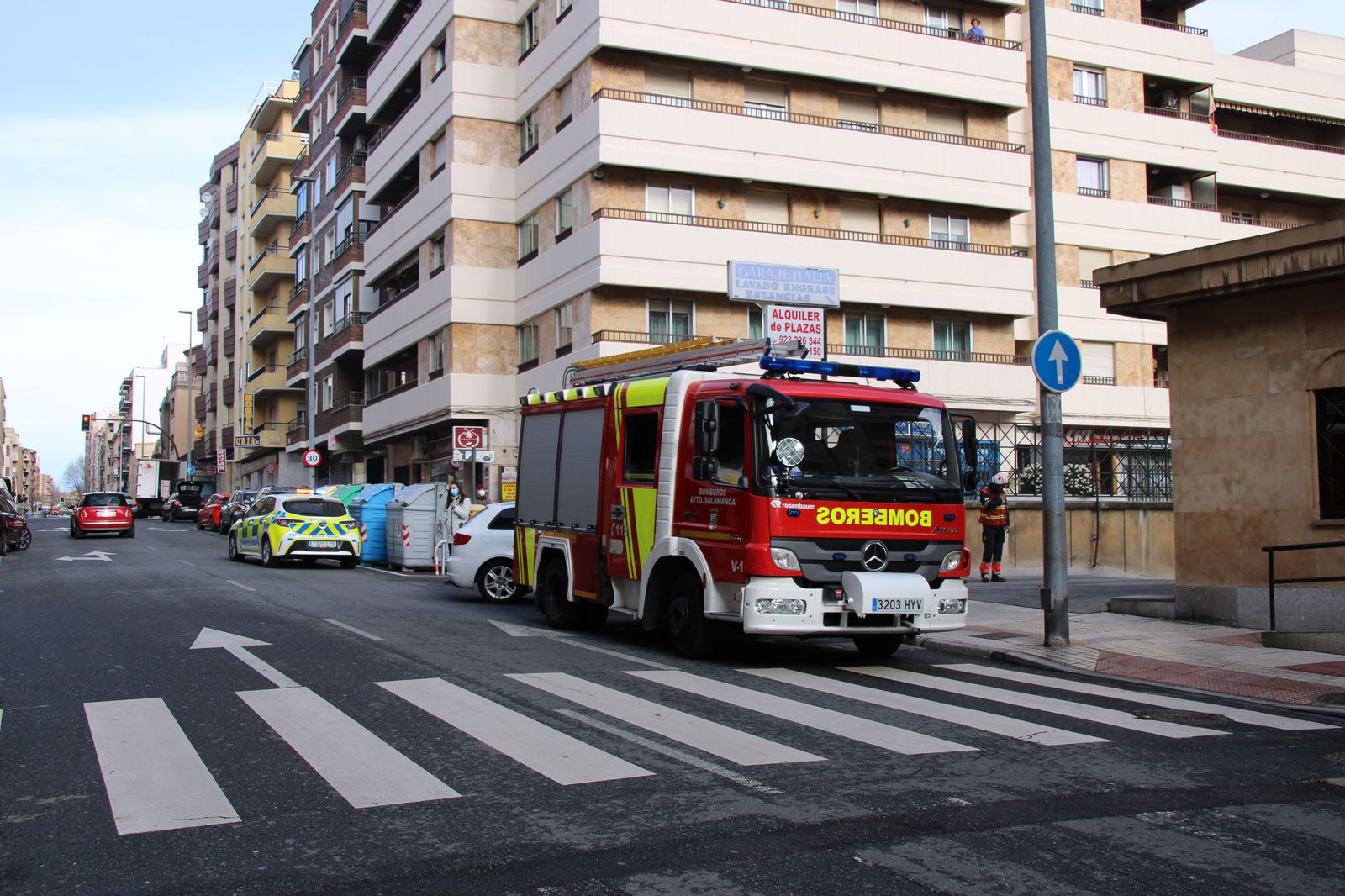 Intervención de Bomberos en la avenida de Italia (11)