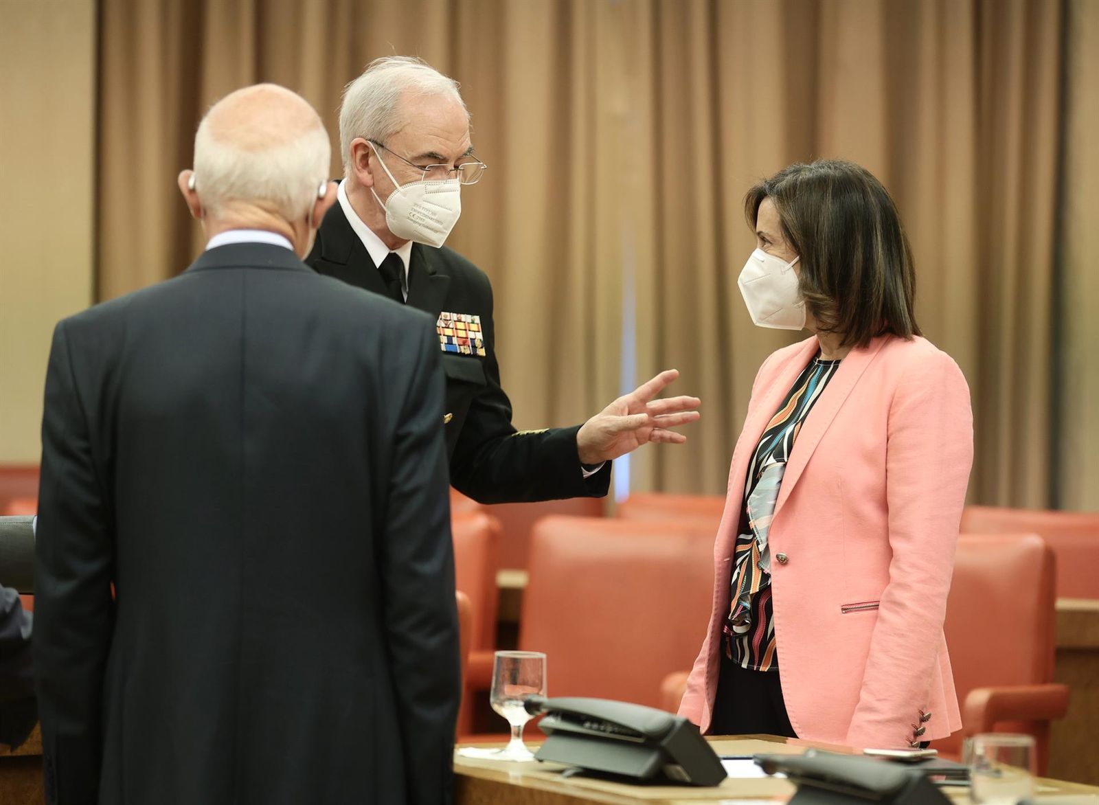 El jefe de Estado Mayor de la Defensa, almirante general Teodoro López Calderón y la ministra de Defensa, Margarita Robles