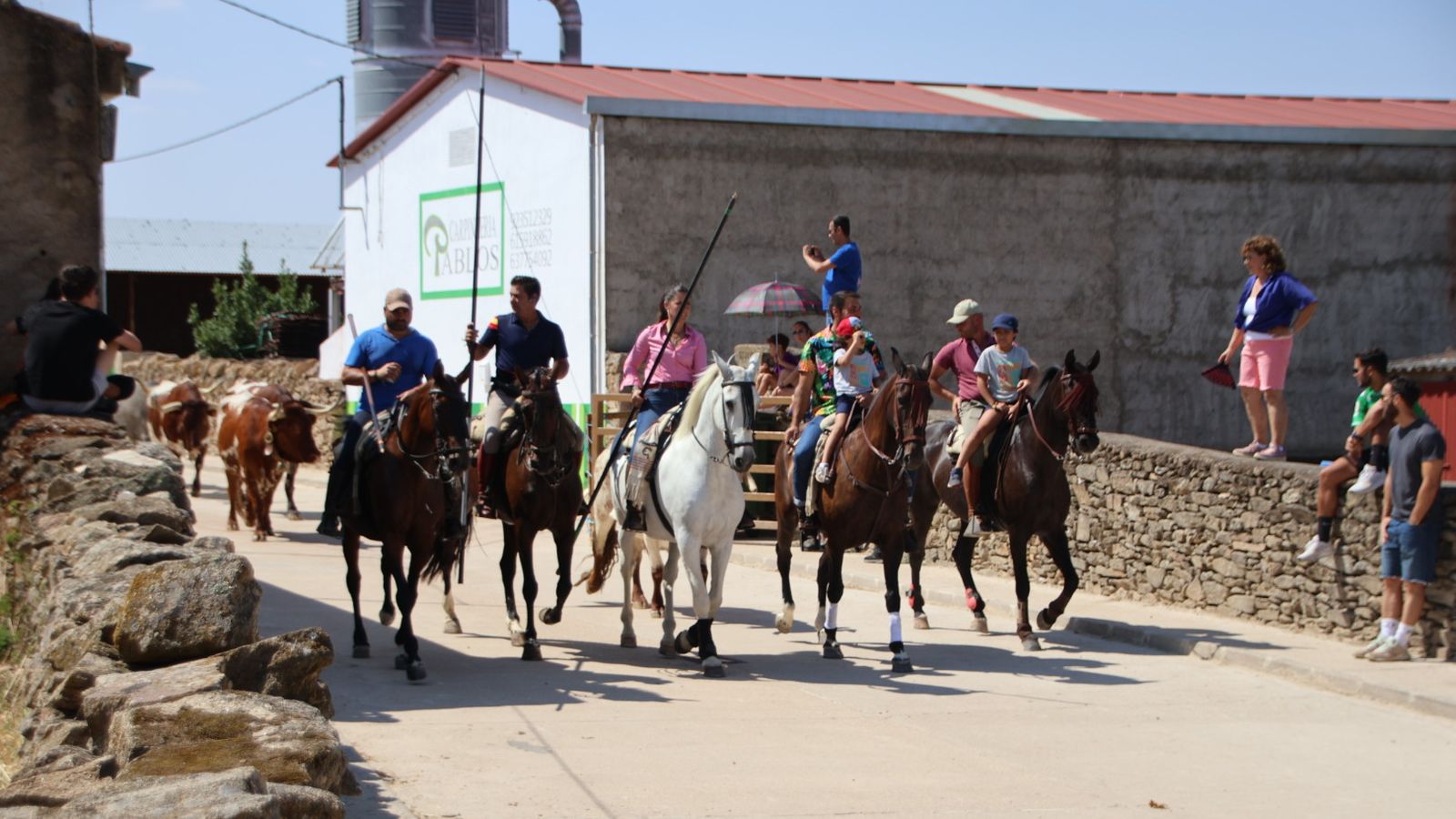 Lumbrales encierro a caballo