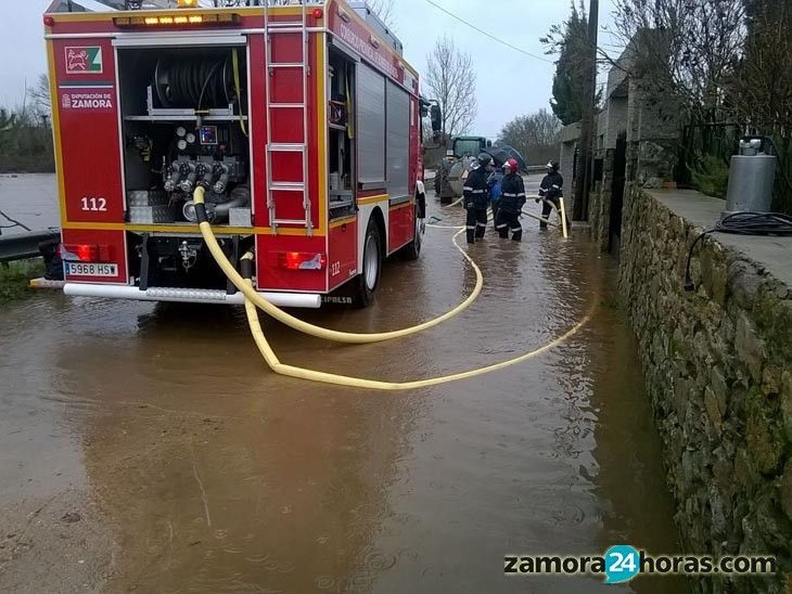 Foto de archivo de una intervención de los bomberos por inundaciones
