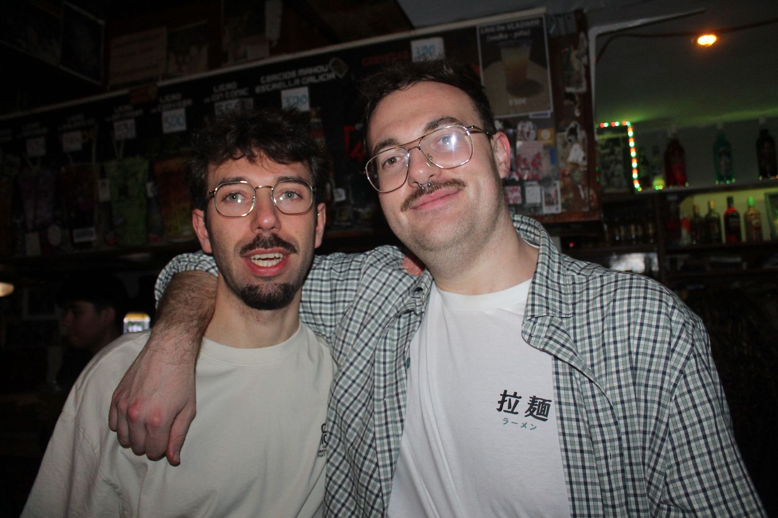 La fiesta de Salamanca moviliza a los jóvenes a divertirse a pesar del mal tiempo