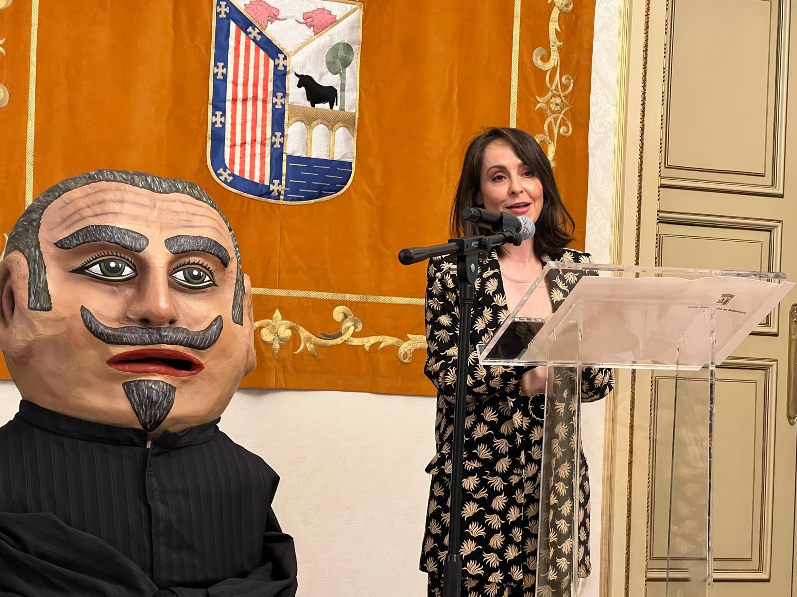 La concejala de Festejos y Tradiciones, Carmen Seguín en la presentación de la programación del Lunes de Aguas. Foto SALAMANCA24HORAS.COM