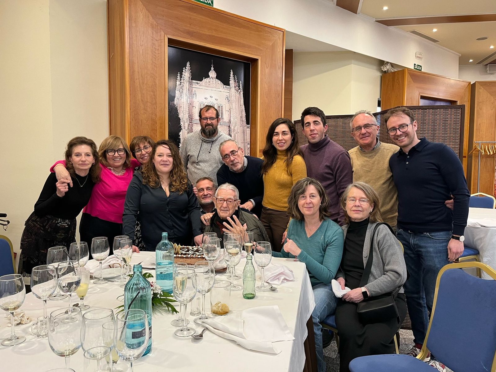 Pedro Sancho Guimerá, celebra 100 años rodeado de su familia