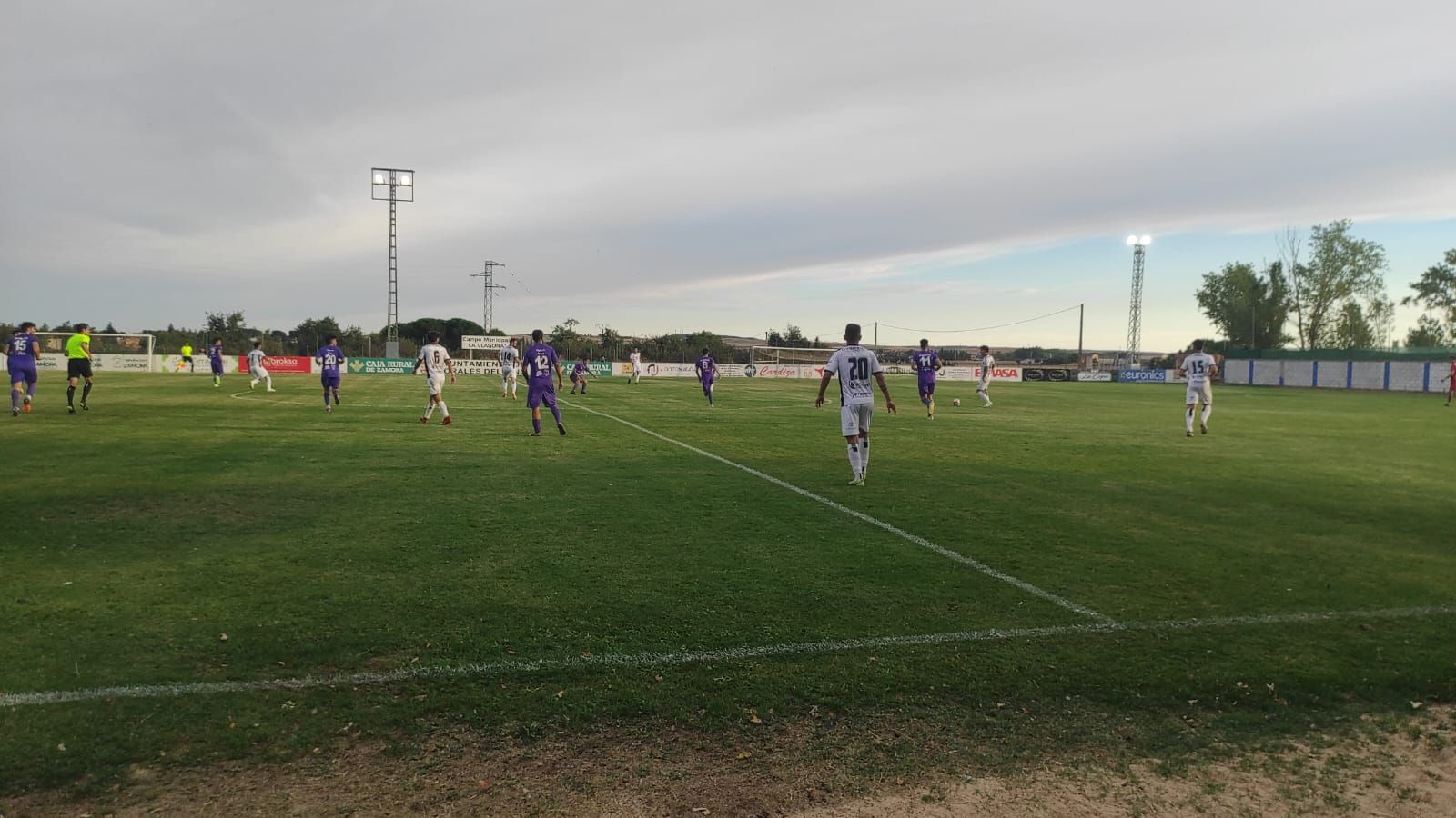 Un instante del encuentro entre Zamora CF y Bovedana
