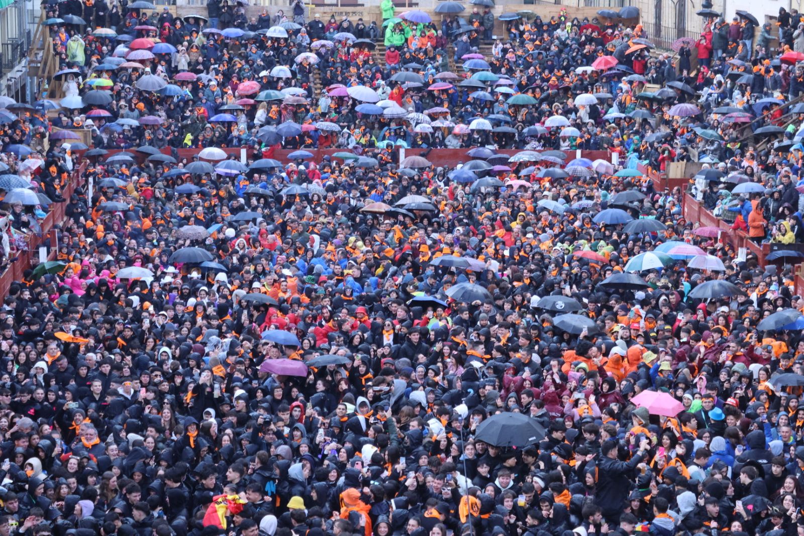 Gran ambiente en el inicio del Carnaval del Toro 2026: el Campanazo en imágenes