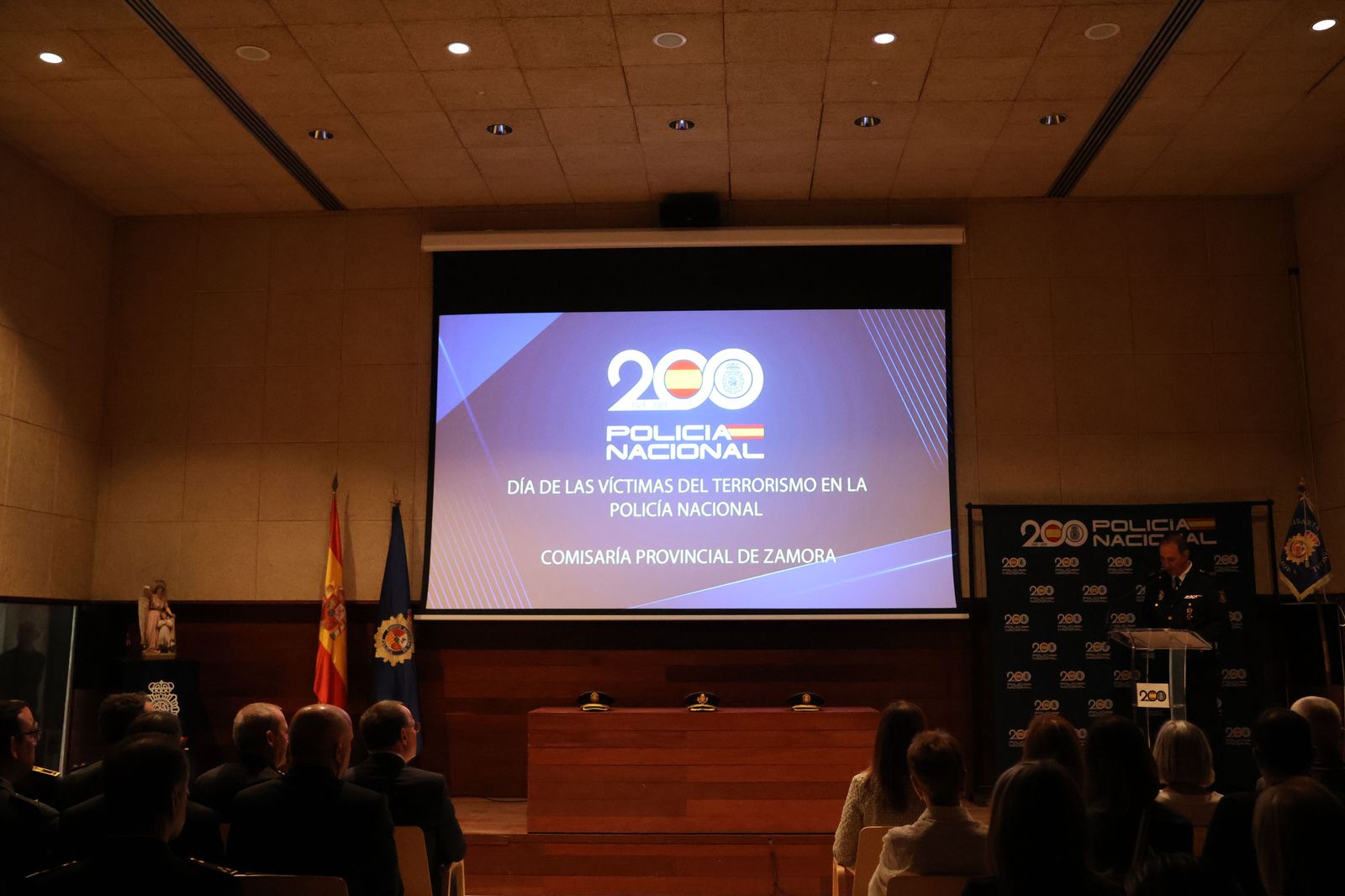 acto-de-homenaje-a-los-policias-nacionales-victimas-del-terrorismo-8