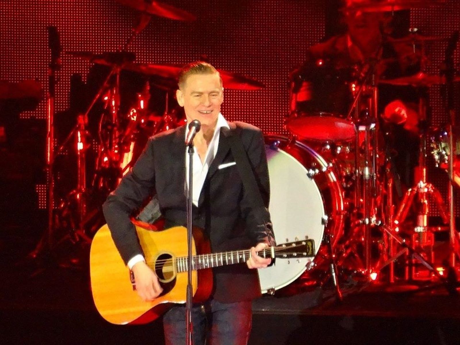 Bryan Adams amplía su gira española con conciertos en Murcia y Sevilla. Foto de archivo