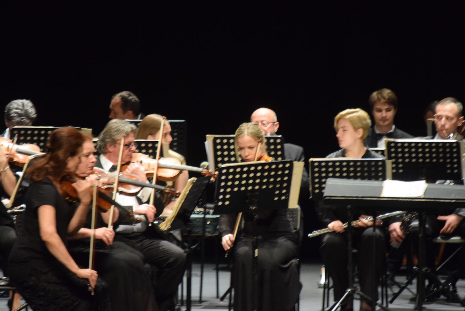 concierto-de-ano-nuevo-en-el-teatro-ramos-carrion-3