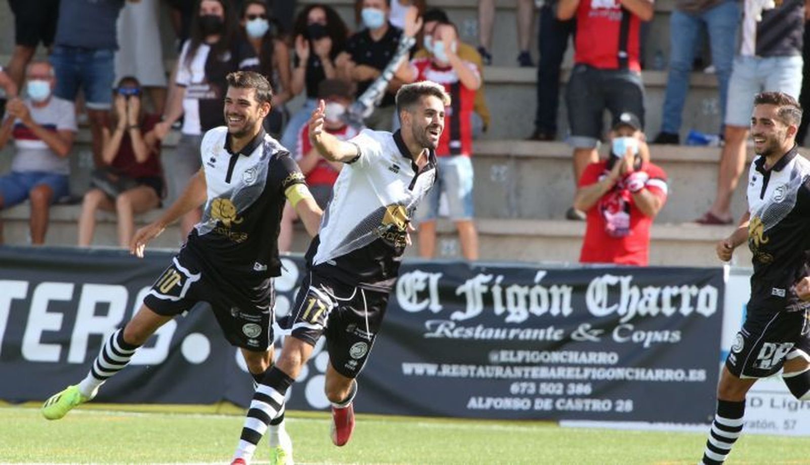 Rayco celebra un gol ante el Extremadura | FOTO SALAMANCA24HORAS.COM