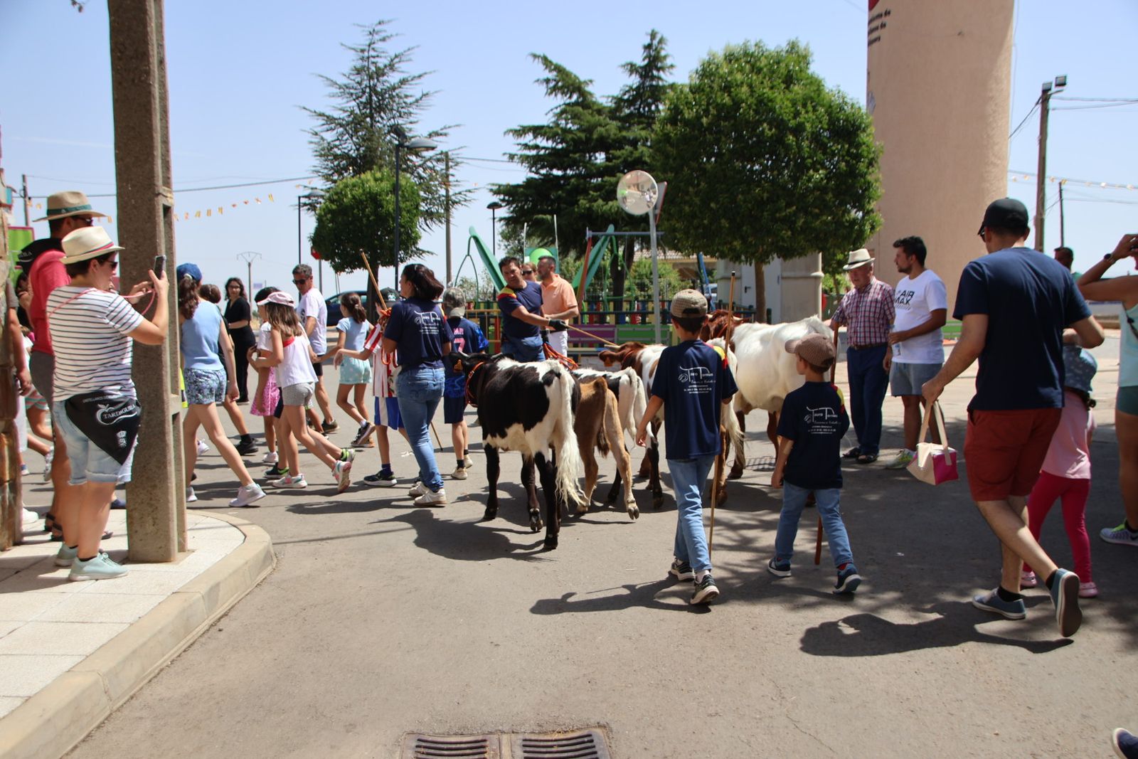 Castellanos de Villiquera, encierro infantil
