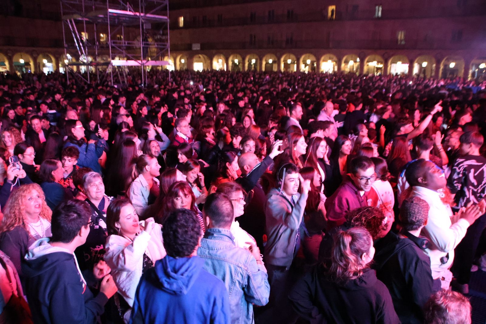 Concierto de Los 40Sessions en la Plaza Mayor 