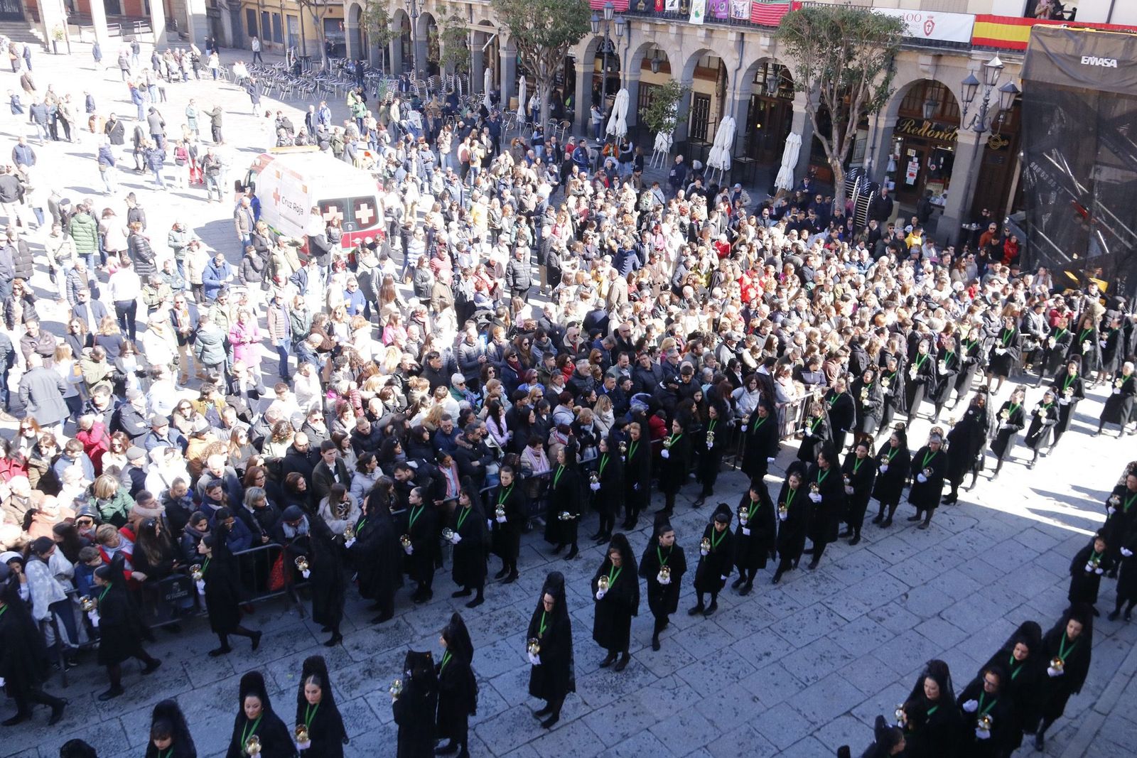 procesion-de-la-virgen-de-la-esperanza-2025-foto-victor-garrido-9