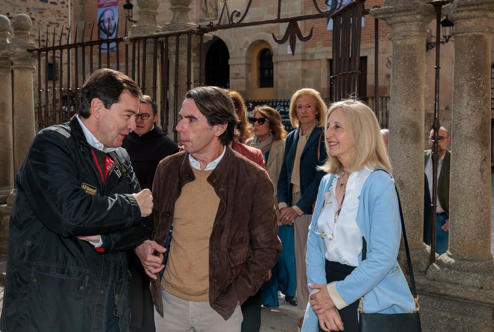 Jose María Aznar visita Alba de Tormes acomapañdo de Fernández Mañuecos, María Concepción Miguélez y Miguel Ángel González