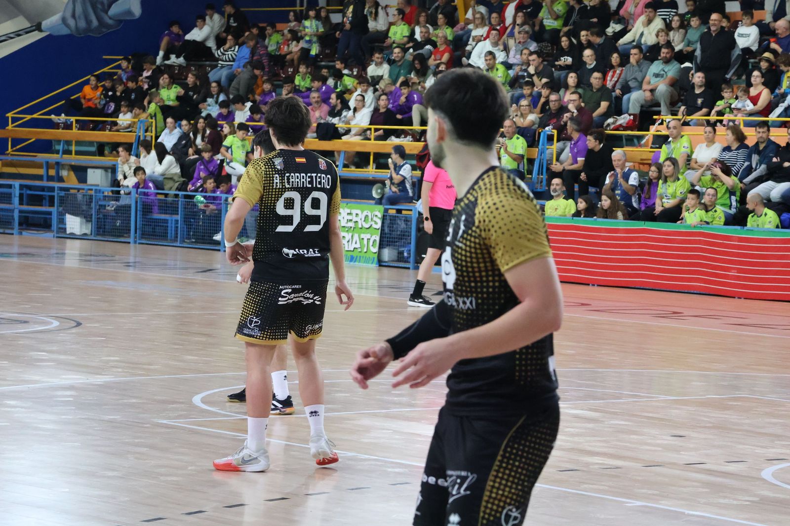 GALERÍA | El BM Zamora recibe en casa al Ciudad de Salamanca en un duelo muy ajustado