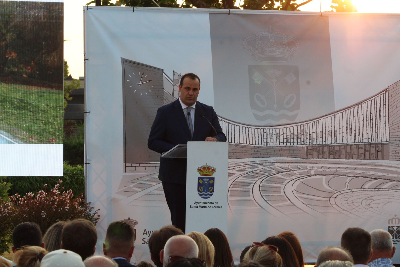Pregón institucional en Santa Marta de Tormes a cargo de D. Fernando de la Calle. Empresario local desde 2003. Actuación del grupo Cuarteto.