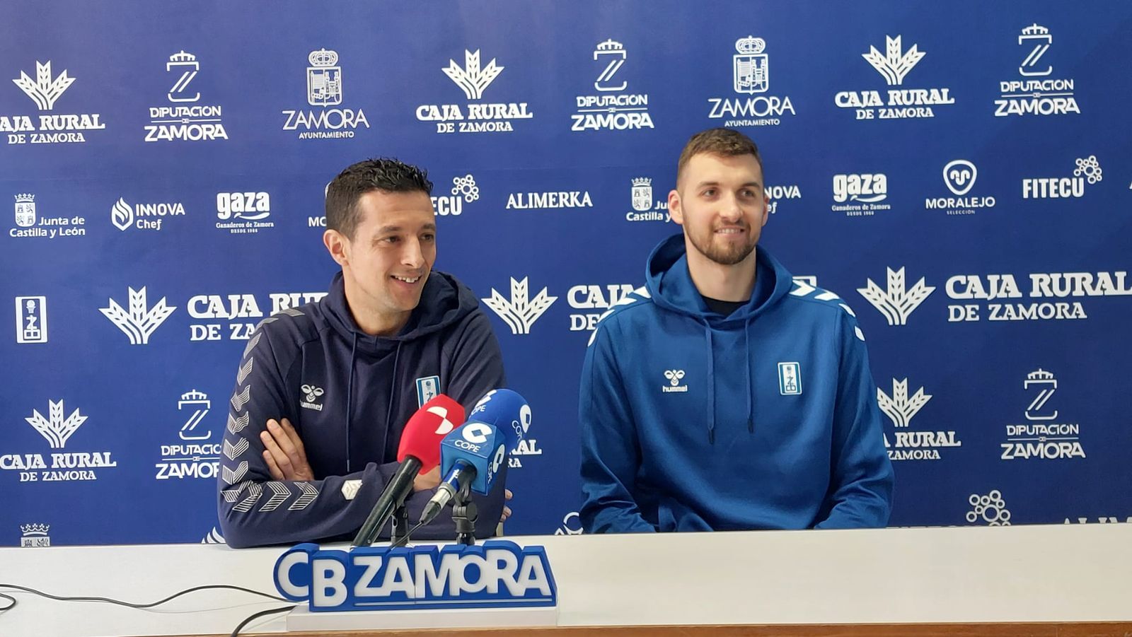 Saulo Hernández y Kresimir Nikic, en rueda de prensa