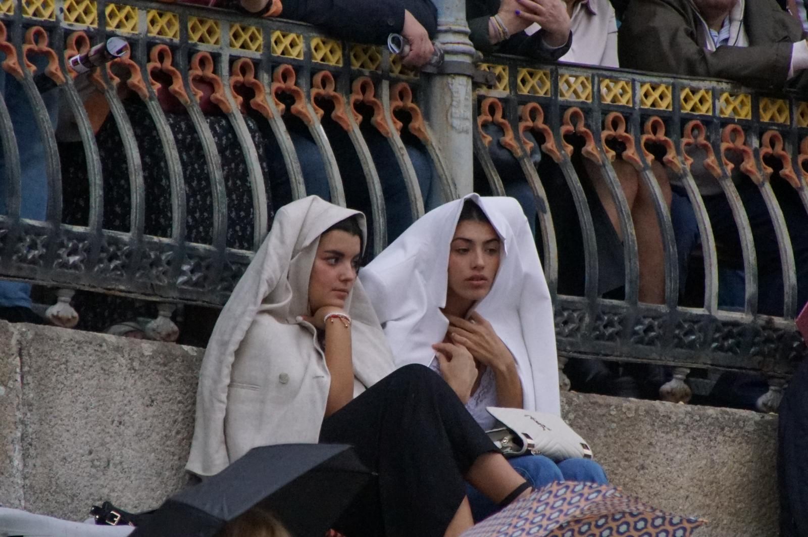 ambiente-en-el-patio-de-cuadrillas-de-la-glorieta-para-ver-a-sergio-galan-diego-ventura-y-guillermo-hermoso-de-mendoza-21-de-septiembre-de-2024-fotos-juanes-77